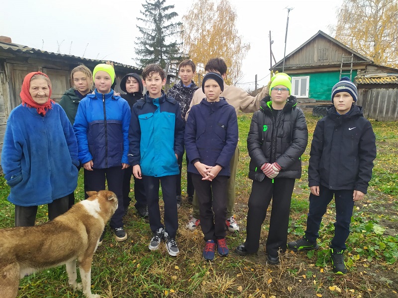 Первое доброе дело школьного волонтерского отряда &amp;quot;Первые&amp;quot;.